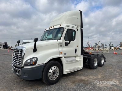 2018 Freightliner Cascadia 125 6x4 T/A Day Cab Truck Tractor