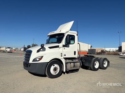 2019 Freightliner Cascadia 126 6x4 T/A Day Cab Truck Tractor