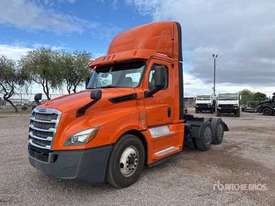 2019 Freightliner Cascadia 126 6x4 Day Cab Truck Tractor