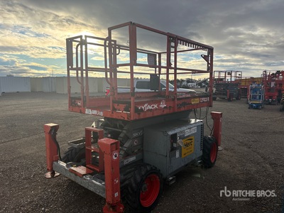 2015 Skyjack SJ6832 RT 4x4 Dual Fuel Elevador de tijera