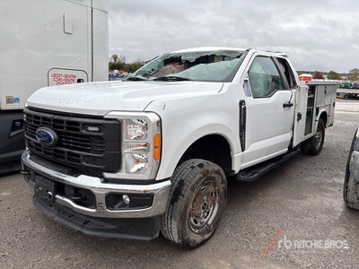 2023 Ford F-250 XL 4x4 Utility Truck (Inoperable)