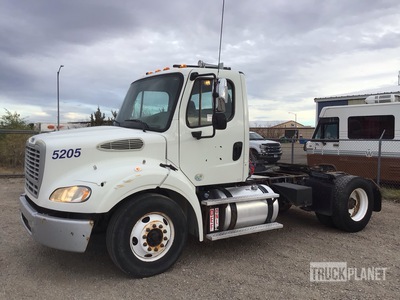 2013 Freightliner 108SD 4x2 S/A Day Cab Truck Tractor