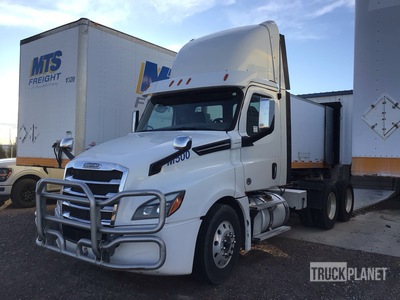 2018 Freightliner 108SD Cabina con cuccetta per trattore stradale