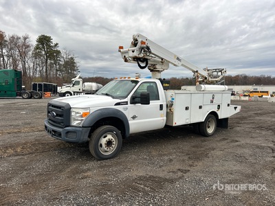 Altec AT235P on 2016 Ford F-550 XL 4x2 Camion de cubo