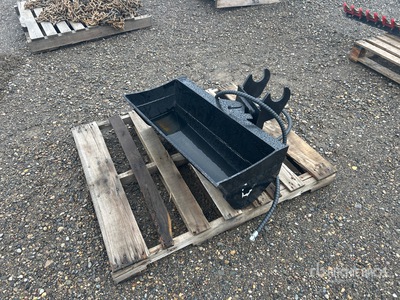 32 in Q/C Tilting Excavator Bucket (Unused)