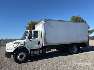 2016 Freightliner M2106 4x2 Camion fourgon