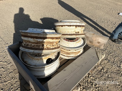 Quantity of (4) Rims Pièces diverses