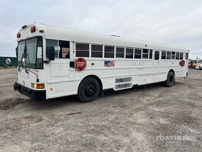 2003 International 3000 4x2 44-Seat حافلة