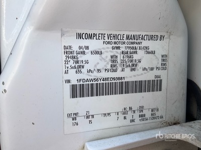 2008 Ford F-550 Camion de servicios