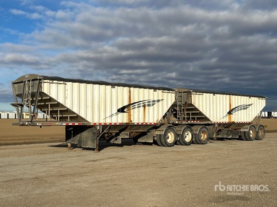 2010 Doepker Super B-Train Grain Trailer