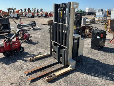 Crown 40WTL 4000 lb Electric رافعة الباليت