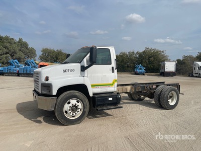 2007 GMC C6500 4x2 Cab and Chassis