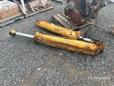 Quantity of (2) Pettibone Hydraulic Boom Zylinder