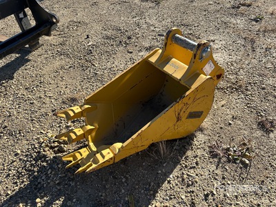 Brandt 18 in V-Ditching Godet arrière de pelleteuse - Fits 410P