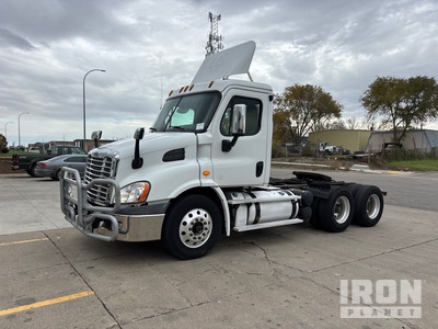 2013 Freightliner Cascadia 113 6x4 T/A Day Cab Truck Tractor