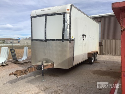 2013 United UXT-720 19 ft T/A Enclosed Trailer