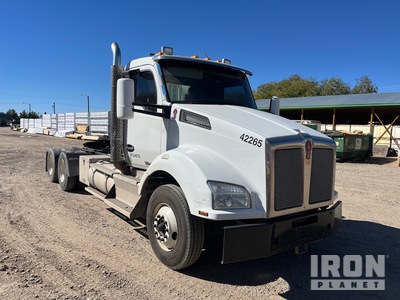 2016 Kenworth T880 6x4 T/A Dagcabine Trekker