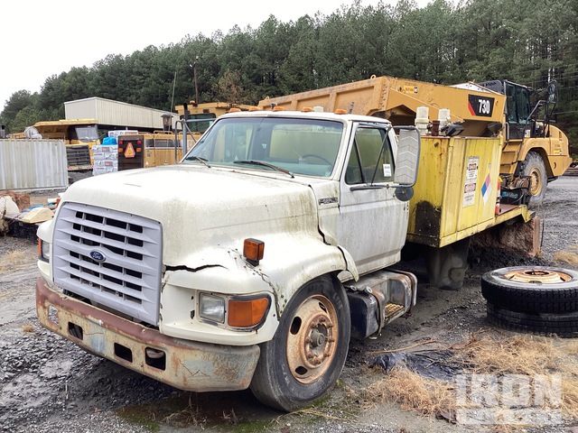 1998 Ford F-700 4x2 Fuel and Lube Truck (Inoperable) in Suwanee