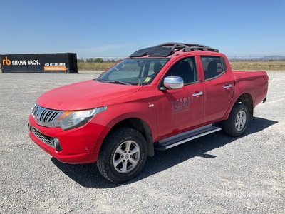 2016 Mitsubishi L200 4x4 Crew Cab Camioneta / Pickup