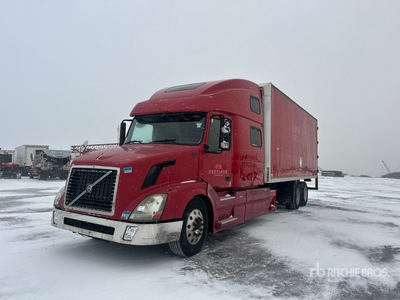 2007 Volvo VNL 6x4 Camion fourgon