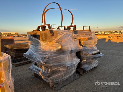 Quantity of Hardwood Blocks Divers