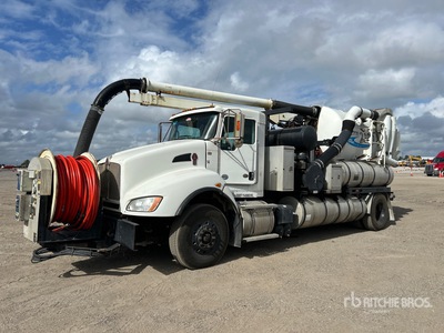 Vactor 2100 on 2014 Kenworth T400 4x2 Camion pelleteuse sous vide