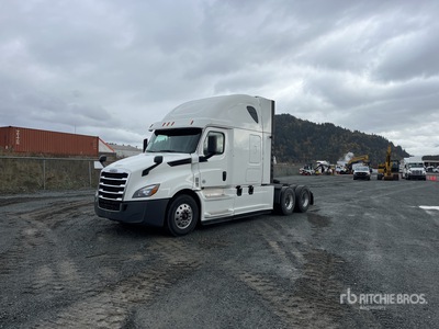2019 Freightliner Cascadia 6x4 T/A Sleeper Truck Tractor