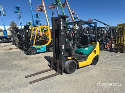 Komatsu FG25ST-16 4000 lb Cushion Tire Forklift