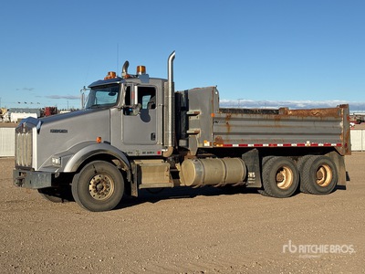 2013 Kenworth T800 T/A Dump Truck