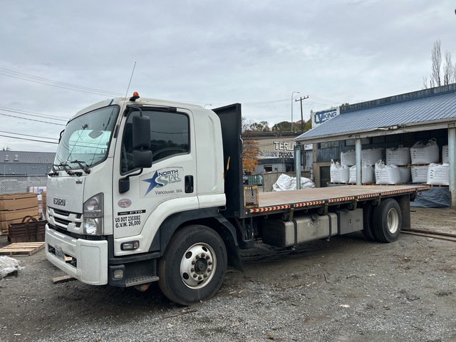 2018 Isuzu FTR 4x2 Flatbed Truck