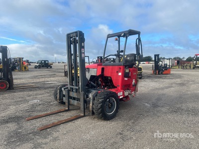 Moffet M55.4 5500 lb 3x3 Carretilla Elevadora transportable