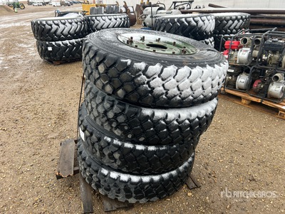 Quantity of (4) Michelin XZL 11.00 R20 Équipements pour pneus