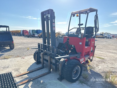 2013 Moffett M55.4 5500 lb 3x3 Chariot élévateur sur camion