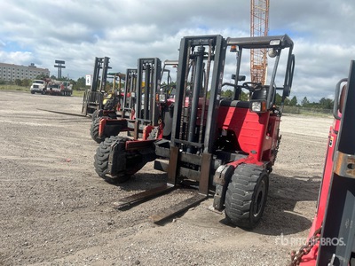 Moffet M55.4 5500 lb 3x3 Carretilla Elevadora transportable