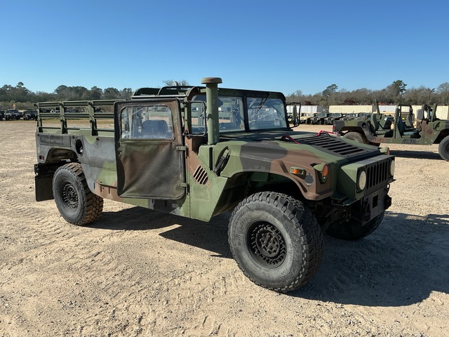 2006 AM General M1152 HMMWV 2 Door w/Truck Body 2006 AM General M1152 HMMWV 2 Door w/Truck Body