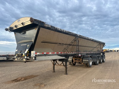 2017 Trail King Red River Series 48 ft Quad/A Live Bottom Trailer