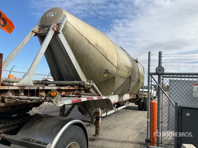 1985 Hobbs Tanker Trailer