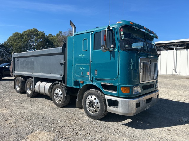 2008 International 9800 8x4 Twin-Steer Sleeper Tipper Truck 2008 International 9800 8x4 Twin-Steer Sleeper Tipper Truck