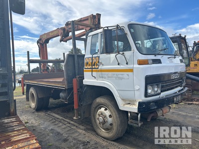 1984 Palfinger PK9700A-R3X 3660 kg Knuckle Boom on 1986 Isuzu 4x4 Camion à plateforme avec grue
