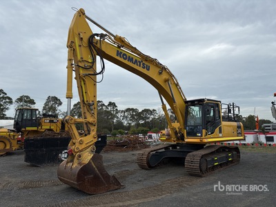 2018 Komatsu PC300-8MO Pelle Hydraulique sur Chenilles