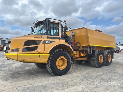2012 Volvo A25F شاحنة مياه مفصلية