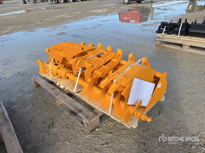 Quantity of (1) Pallets of 2025 GIYI VCA-8 Attachments Attacco per escavatore (Unused)