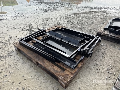 2025 GIYI GY-XHC Qty of Mini Skid Steer Forks (Unused)