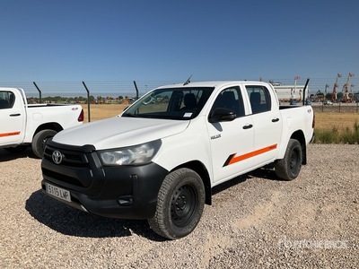 2020 Toyota Hilux 4x4 Crew Cab Pickup