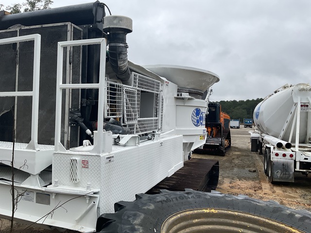 Diamond Z DZ1248BT 55 ton/hr Tracked Tub Grinder Diamond Z DZ1248BT 55 ton/hr Tracked Tub Grinder