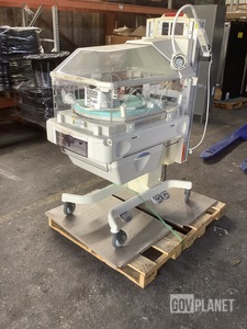 GE Giraffe OmniBed Infant Incubator