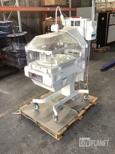 GE Giraffe OmniBed Infant Incubator