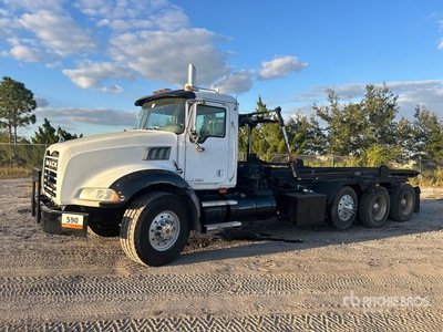 2007 Mack CTP713B 8x4 Roll-Off Truck