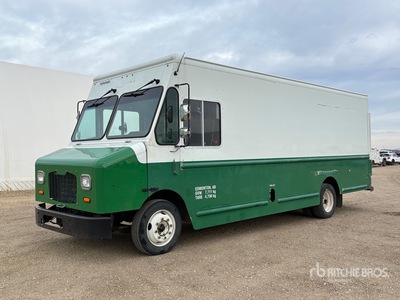 2011 Freightliner MT45 4x2 سيارة نقل ستبب