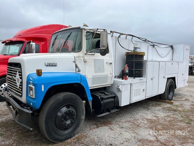 1989 Ford LN7000 4x2 Fuel and Lube Truck